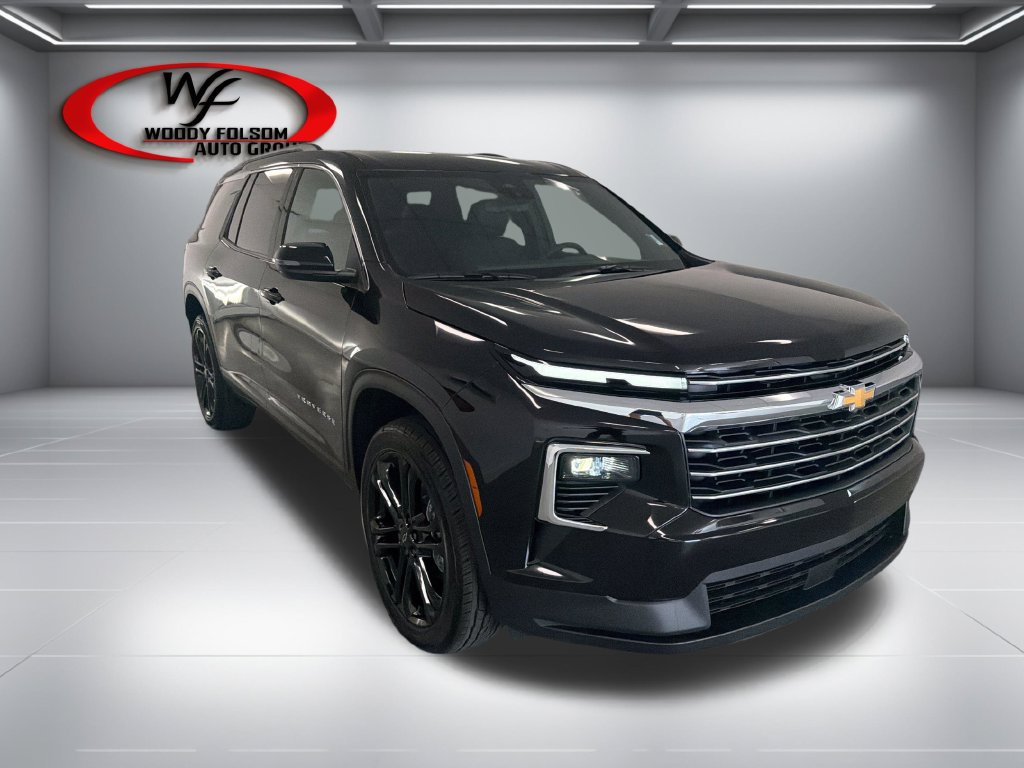 New 2027 Chevrolet Traverse LT FWD image 3