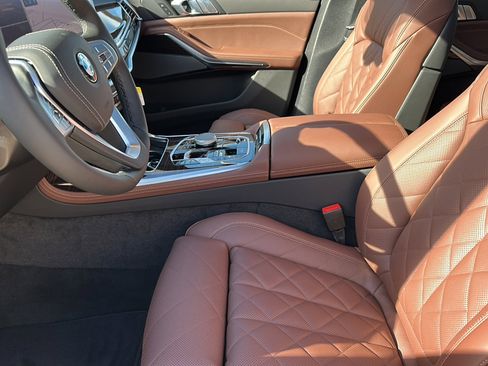 New 2026 BMW X7 xDrive40i w/ Premium Package image 10