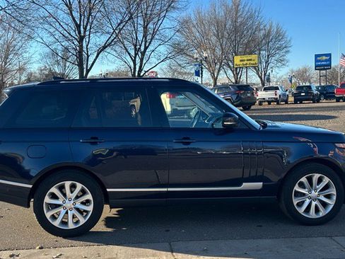 Used 2017 Land Rover Range Rover HSE image 4