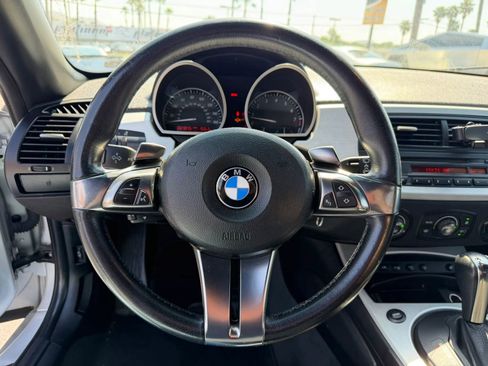 Used 2006 BMW Z4 3.0si image 13