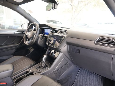 Certified 2024 Volkswagen Tiguan SE R-Line FWD image 22