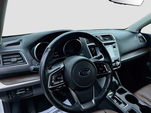 Used 2018 Subaru Outback 2.5i Touring AWD/4WD image 9