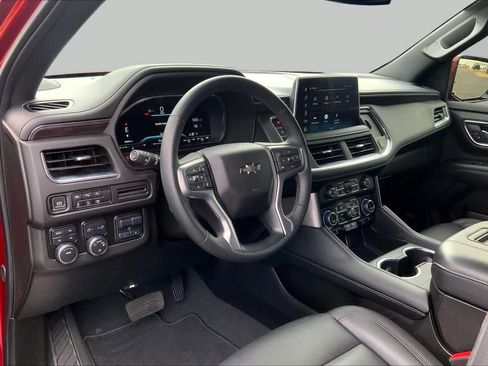 Used 2024 Chevrolet Tahoe Z71 w/ Luxury Package AWD/4WD image 18