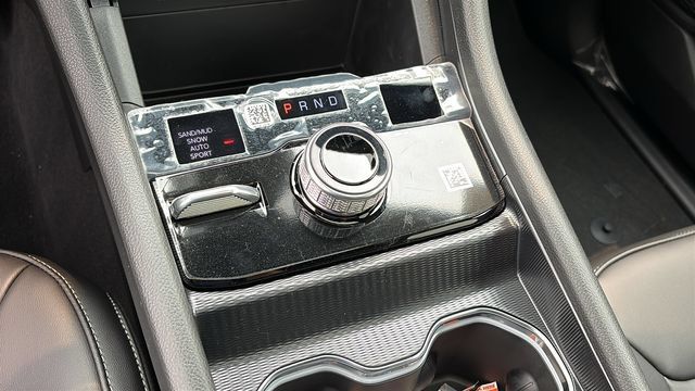 New 2026 Jeep Grand Cherokee L Limited w/ Limited Altitude Package AWD/4WD image 18