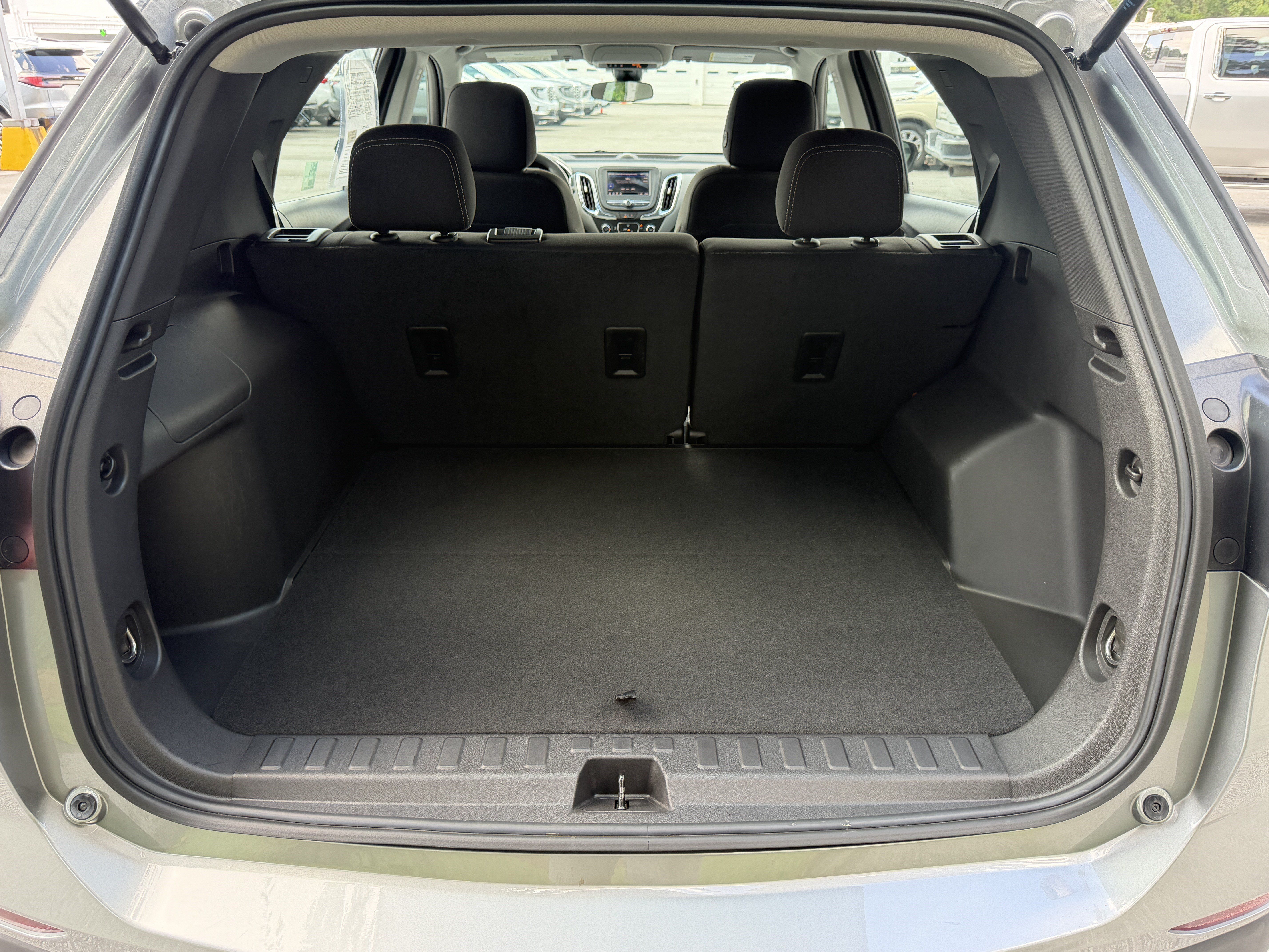 Used 2024 Chevrolet Equinox LS FWD image 36