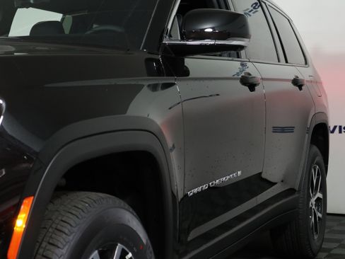 New 2025 Jeep Grand Cherokee L Limited w/ Luxury Tech Group II AWD/4WD image 11