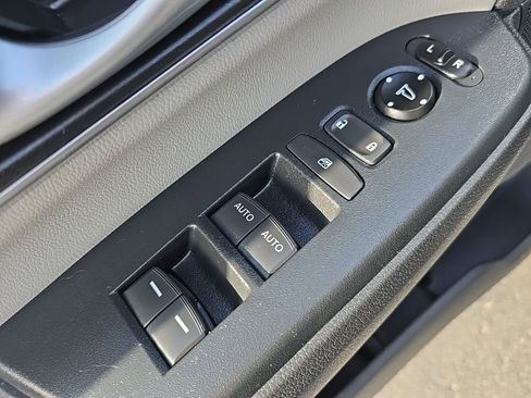 Used 2018 Honda CR-V EX-L image 9
