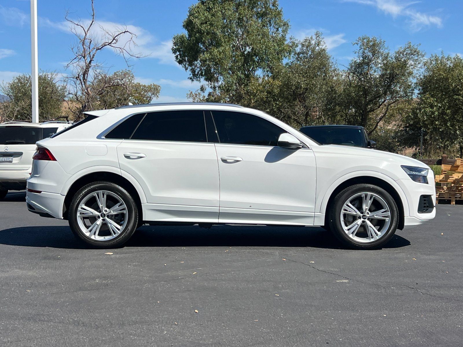 Used 2023 Audi Q8 Premium AWD/4WD image 7