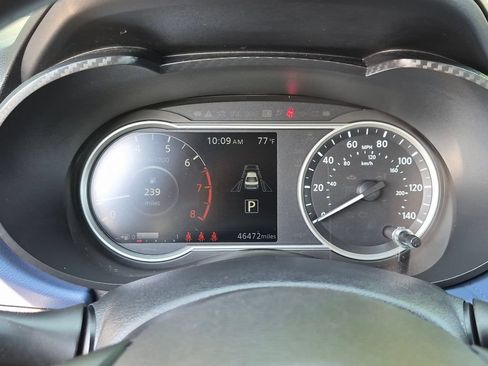 Used 2023 Nissan Versa SV FWD image 13