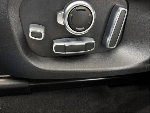 Used 2020 Jaguar F-PACE S image 25