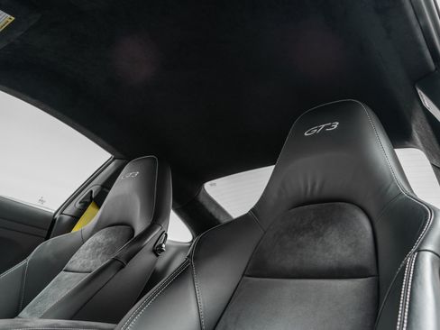 Used 2018 Porsche 911 GT3 RWD image 18