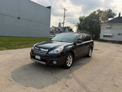 Used 2013 Subaru Outback 2.5i Limited w/ Moonroof Pkg AWD/4WD image 3