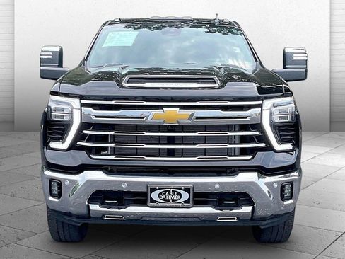 Used 2024 Chevrolet Silverado 2500 LTZ w/ LTZ Convenience Package AWD/4WD image 2