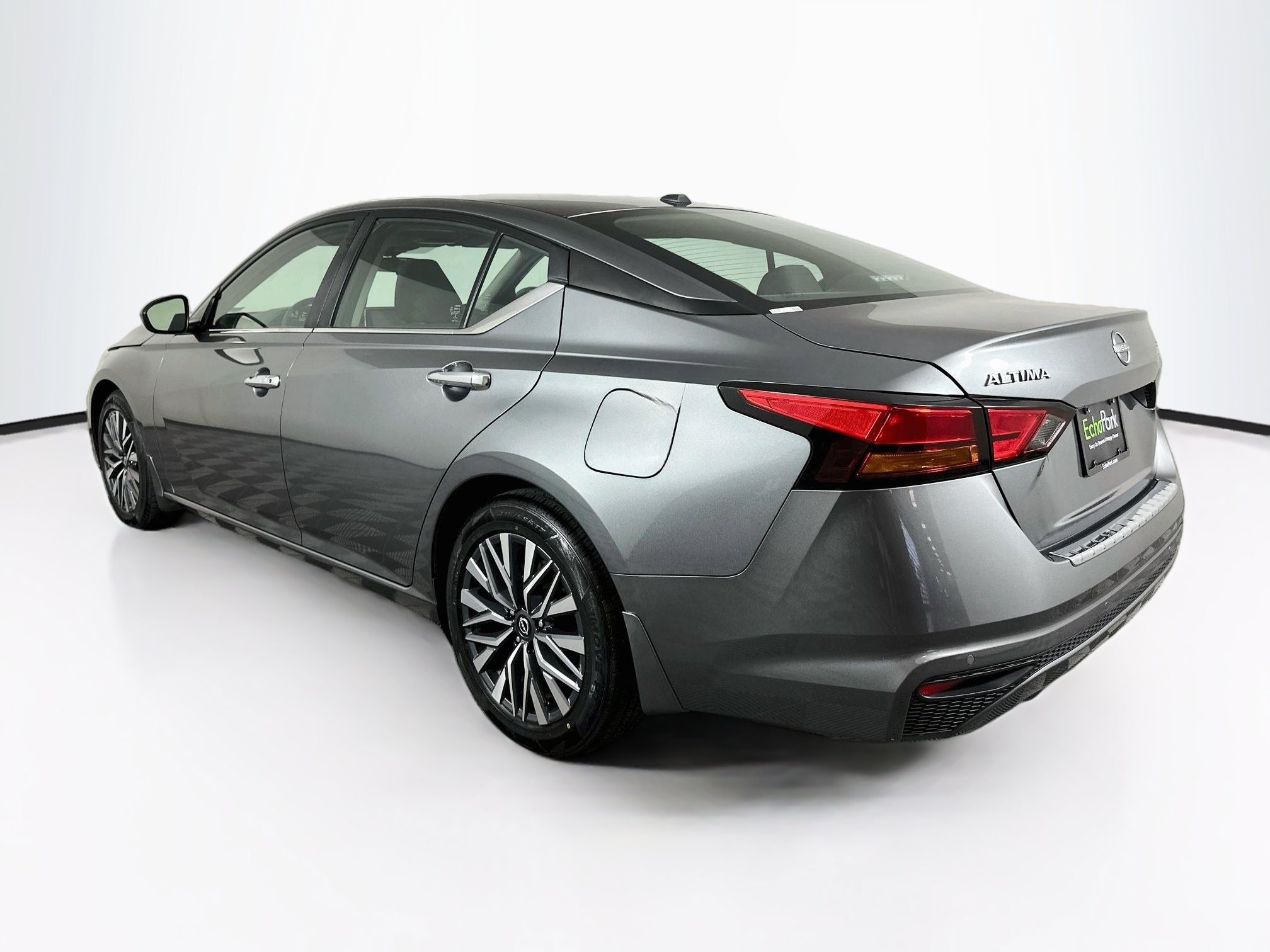 Used 2023 Nissan Altima 2.5 SV FWD image 5
