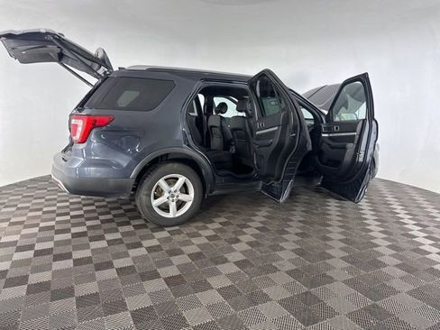 Used 2017 Ford Explorer XLT w/ Equipment Group 202A image 16