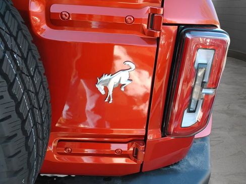 Used 2024 Ford Bronco Outer Banks AWD/4WD image 8