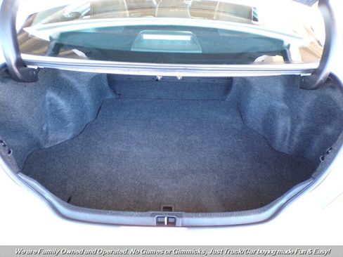 Used 2016 Toyota Camry SE FWD image 9