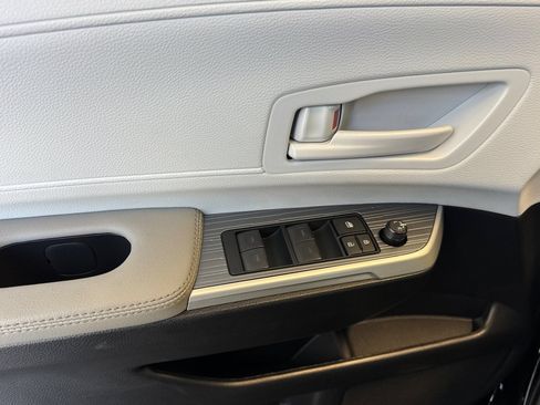 Certified 2026 Toyota Sienna LE FWD image 8
