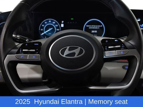 Used 2025 Hyundai Elantra Limited FWD image 11
