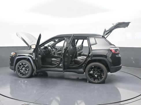 Used 2026 Jeep Compass Latitude AWD/4WD image 65