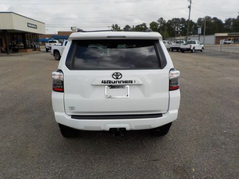 Used 2023 Toyota 4Runner SR5 Premium w/ Moonroof Package AWD/4WD image 4
