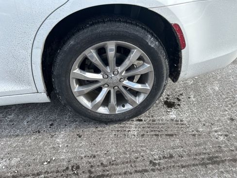 Used 2021 Chrysler 300 Touring L image 11