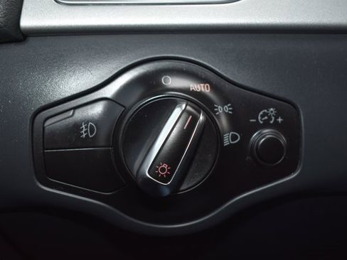 Used 2010 Audi A5 2.0T Premium image 10