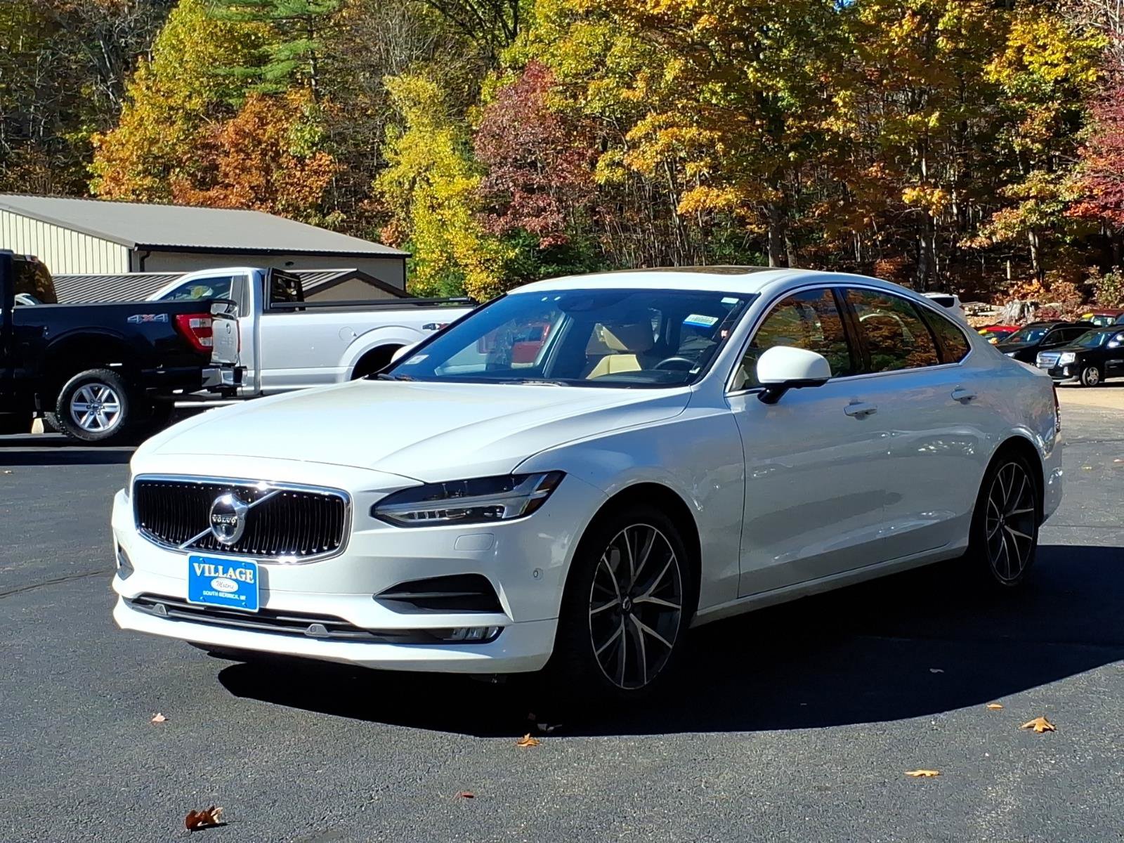 Used 2017 Volvo S90 T6 Momentum w/ Vision Package AWD/4WD image 2