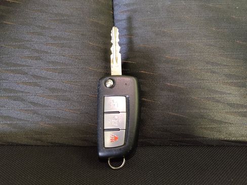 Used 2020 Nissan Rogue S AWD/4WD image 32