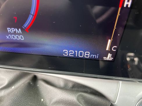 Used 2025 Chevrolet Trax LT w/ LT Convenience Package image 40