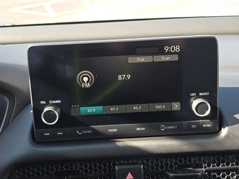 Used 2023 Honda HR-V LX image 17