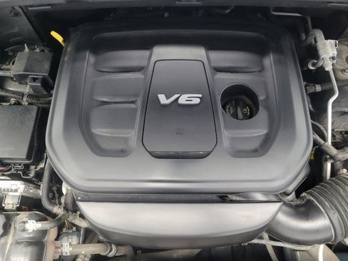 Used 2019 Jeep Grand Cherokee Laredo image 30