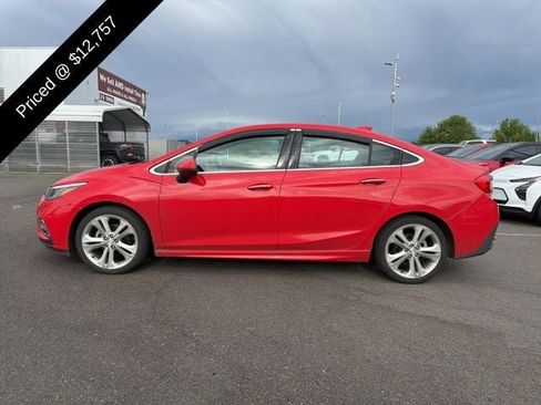 Used 2017 Chevrolet Cruze Premier FWD image 3