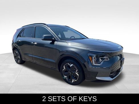 Used 2023 Kia Niro Wave w/ Wave Preserve Package FWD image 9