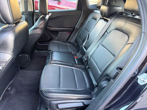 Used 2020 Ford Escape Titanium AWD/4WD image 19