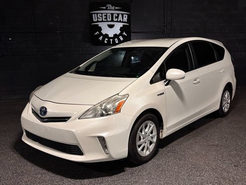 Used 2014 Toyota Prius V Three FWD image 1