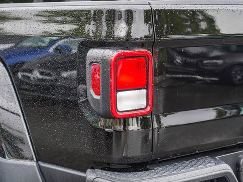 Used 2023 Jeep Gladiator Sport image 8