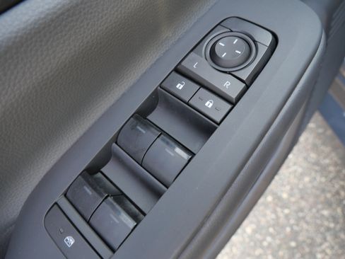 Certified 2025 Toyota Prius LE FWD image 20