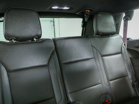 Used 2023 GMC Yukon Denali AWD/4WD image 34