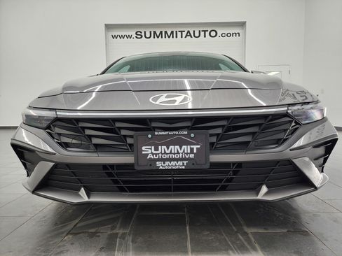 Used 2024 Hyundai Elantra SE image 21