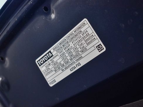 Used 2023 Toyota Sienna Limited image 26