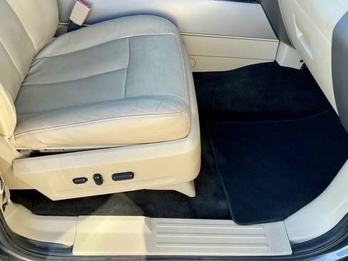 Used 2015 Ford Expedition XLT w/ Equipment Group 202A image 23