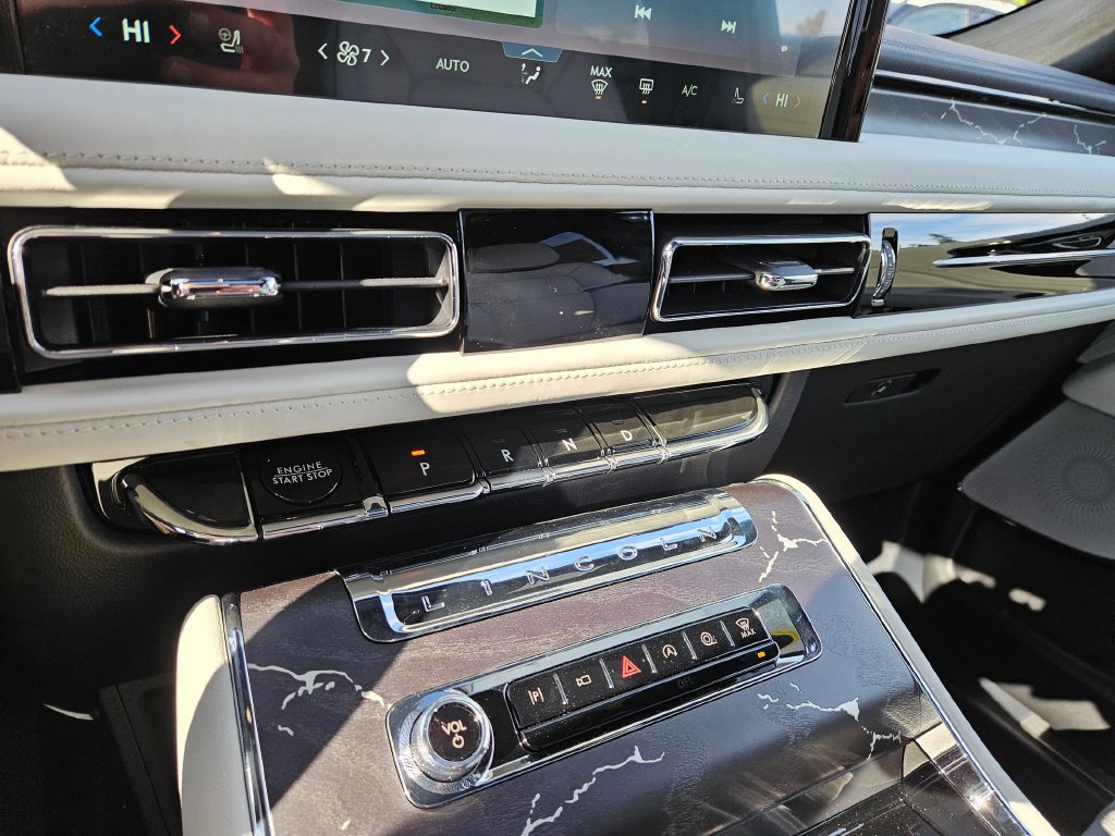 New 2027 Lincoln Navigator Reserve AWD/4WD image 28