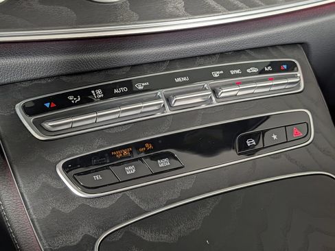 Used 2023 Mercedes-Benz E 450 Cabriolet image 32