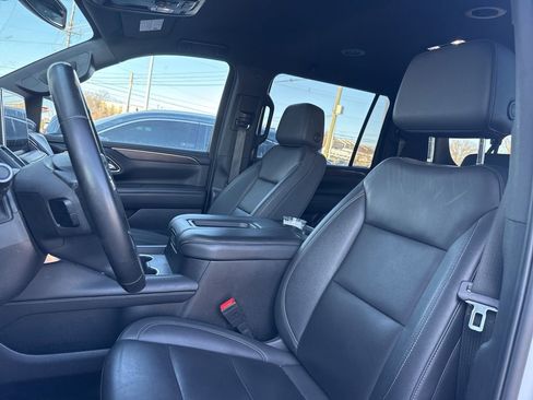 Used 2024 Chevrolet Suburban LT image 13
