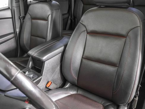 Used 2019 Chevrolet Blazer RS image 27