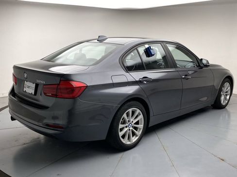 Used 2017 BMW 320i xDrive Sedan image 5