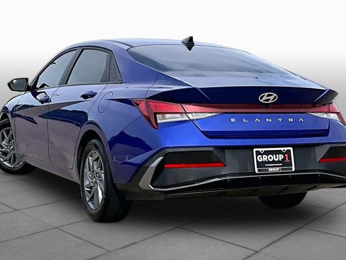 Certified 2024 Hyundai Elantra SEL FWD image 11