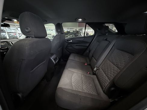 Used 2018 Chevrolet Equinox LT image 23
