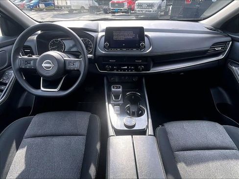 Used 2024 Nissan Rogue SV image 16